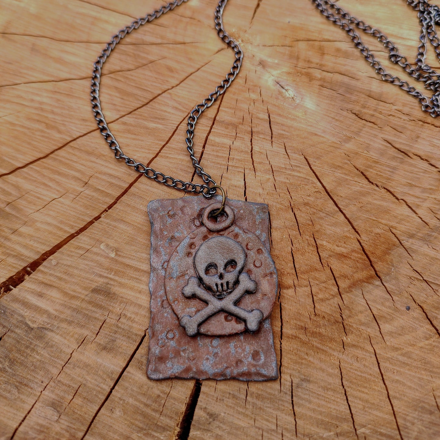 Ahoy Pirates and Wenches - skull and crossbones necklace